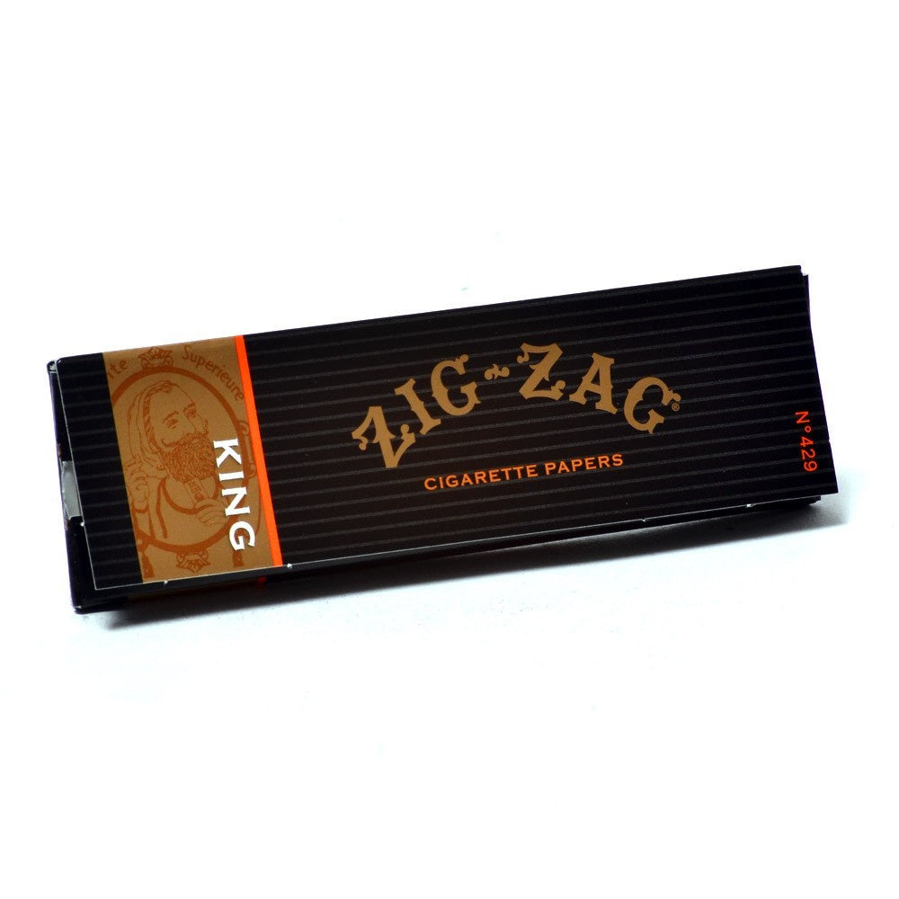 marlboro cigarettes big pack Marlboro cigarettes cigarette box hi-res stock photography and images marlboro cigarettes big pack Marlboro cigarettes cigarette box hi-res stock photography and images