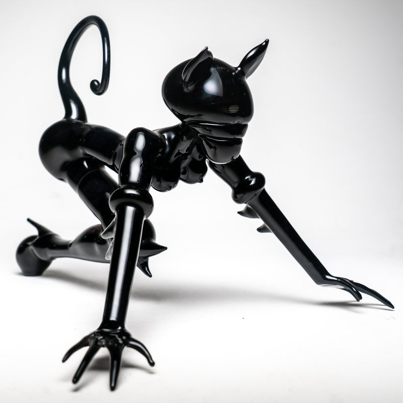 Chazpyle - Custom Dry Pipe - Cat Woman - The Cave